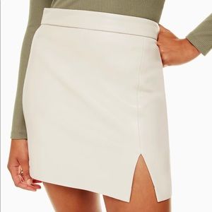 Aritzia - ‘Wilfred’ Vegan Leather Mini Skirt - ‘Matte Pearl’ - S (US4)